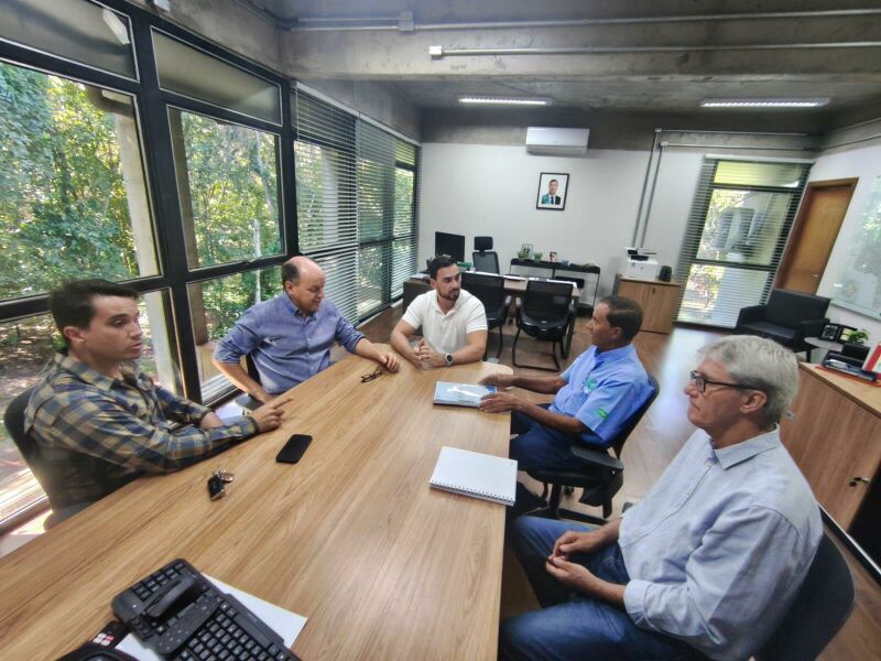 Ilustração da notícia Junior Mochi articula ação emergencial e garante R$ 200 mil para recuperar MS-213 em Sonora